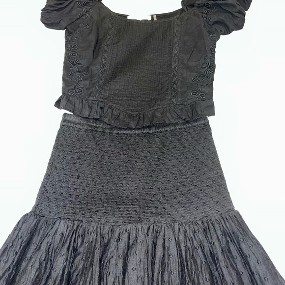 Black Puff Sleeve Smocked Blouse with Ruffled Hem - Picture 7 of 7
